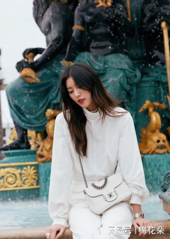 井柏然刘雯最新爆料,揭秘时尚界背后的故事
